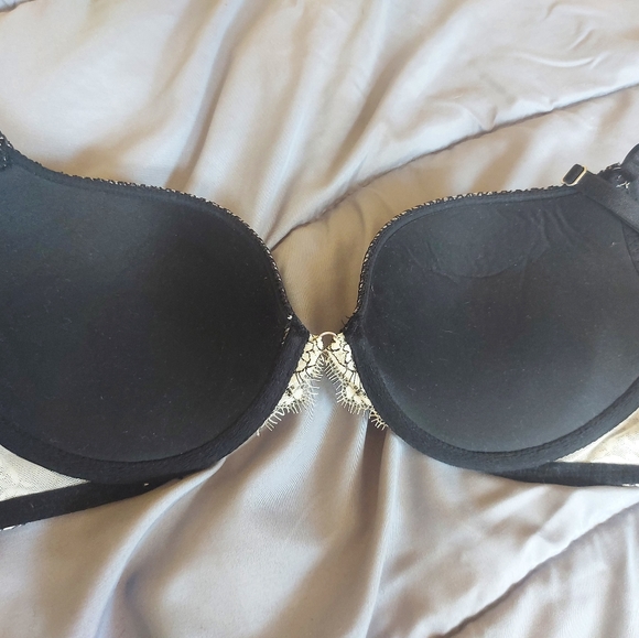 Victoria Secret push up bra! - Picture 4 of 4